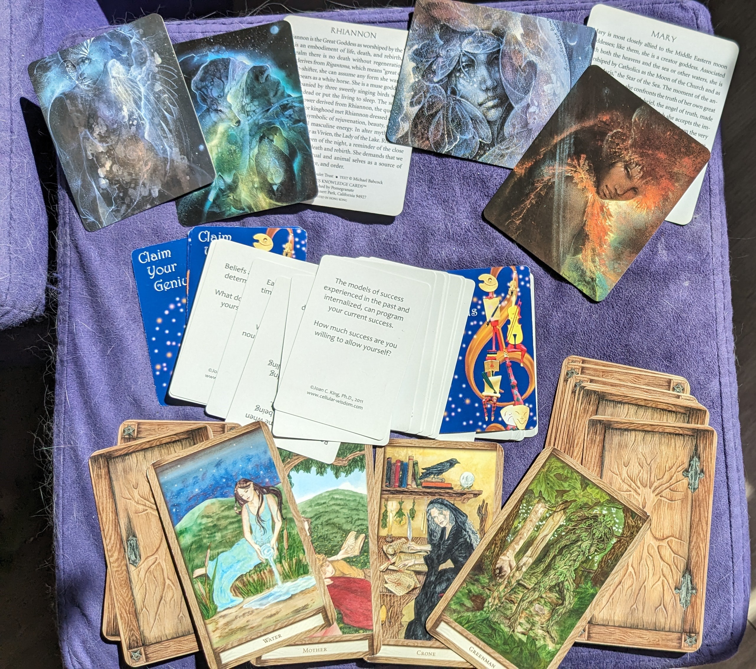 sets of cards for divine readings.